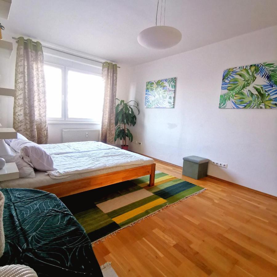 Cozyhome Retro Apartment Bratislava Exterior foto